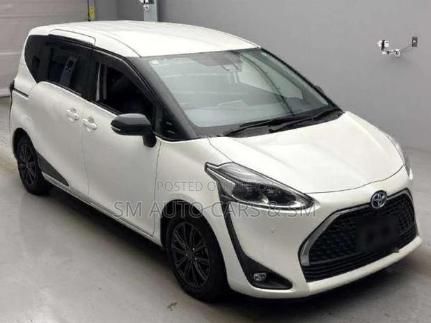 Toyota Sienta Hybrid G Safty Pearl 2021