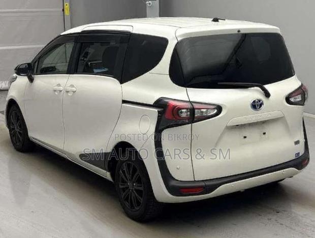 Toyota Sienta Hybrid G Safty Pearl 2021