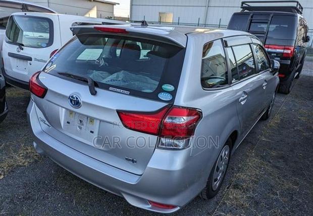 Toyota Fielder Ex 2020