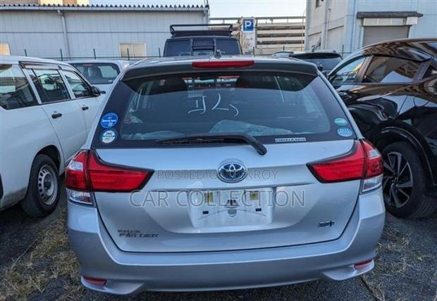 Toyota Fielder Ex 2020