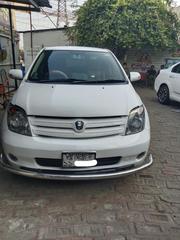 Toyota ist white 2003 for sale