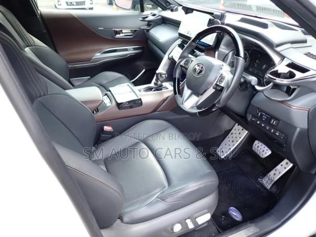 Toyota Harrier Non Hybrid Z Pearl 2021