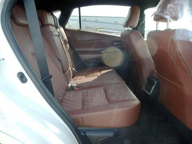 Toyota Harrier Hybrid Progres Pearl 2019