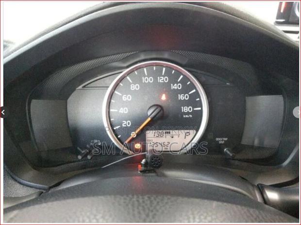 Toyota Axio Non Hybrid EX Silver 2021