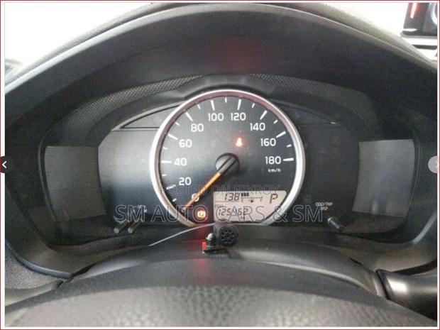 Toyota Axio Non Hybrid EX Silver 2021