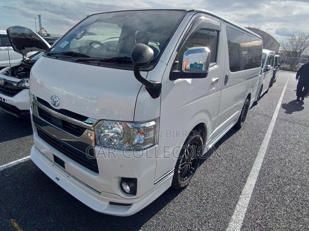 Toyota Hiace SUPER GL DARK PRIME 2022