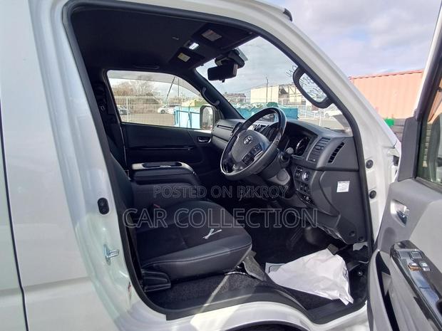 Toyota Hiace SUPER GL DARK PRIME 2022