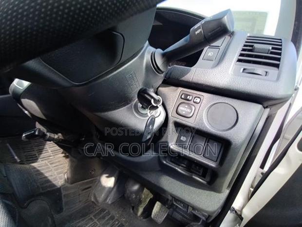 Toyota Hiace 2021