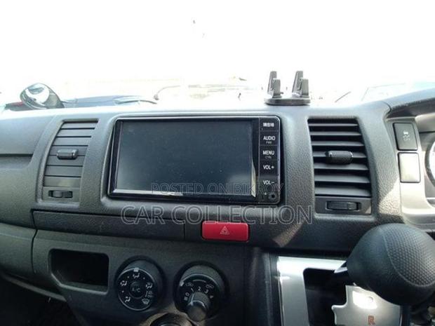 Toyota Hiace 2021