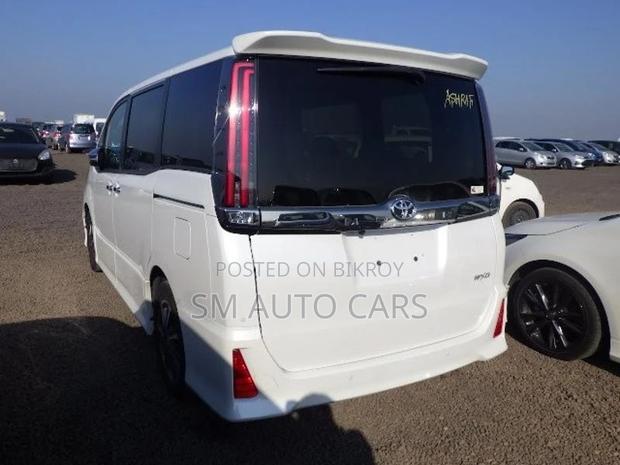 Toyota Noah Non Hybrid WXB Pearl 2021