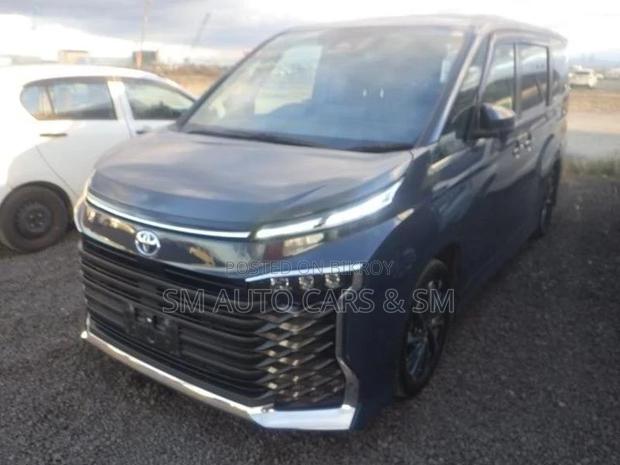 Toyota Voxy HB S-Z Massive Grey 2022