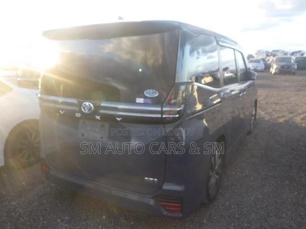 Toyota Voxy HB S-Z Massive Grey 2022