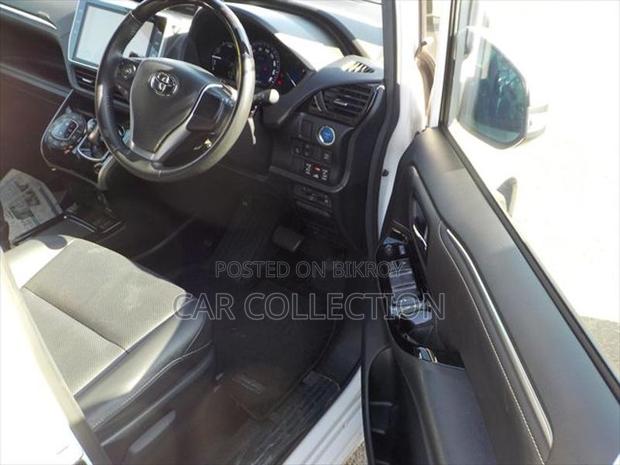 Toyota Esquire GI ,CEILING MONITOR 2020