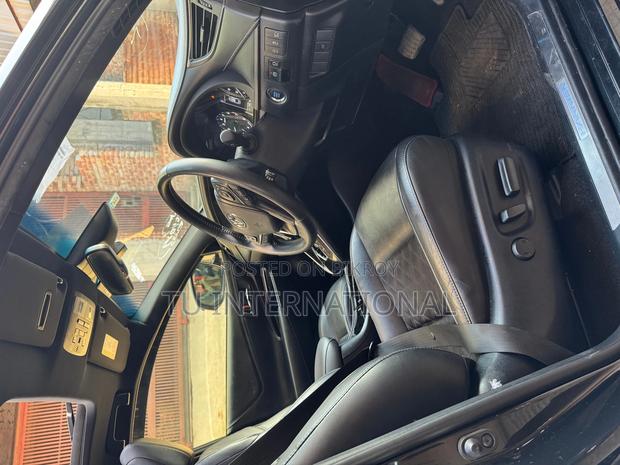 Toyota Harrier SUNROOF OLD SHAPE 2020