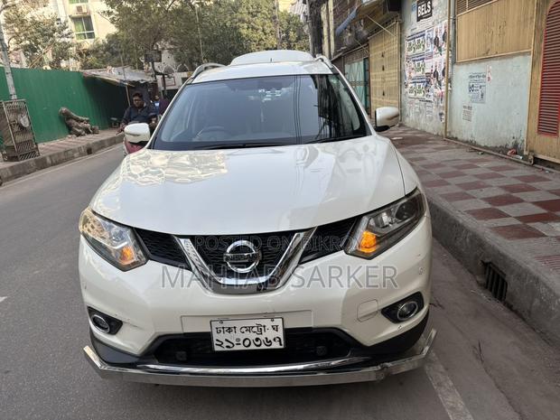 Nissan X-Trail . 2016