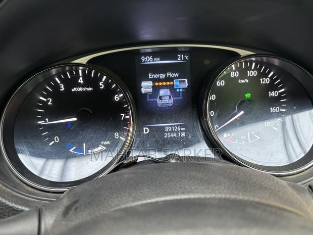 Nissan X-Trail . 2016