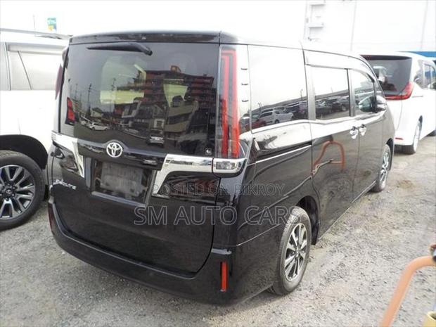 Toyota Esquire Non Hybrid Gi Black 2021
