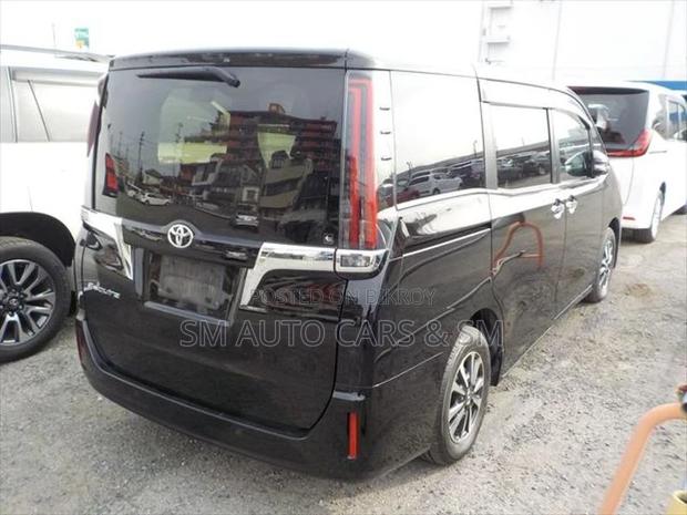 Toyota Esquire Non Hybrid Gi Black 2021