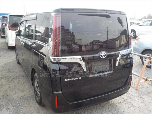 Toyota Esquire Non Hybrid Gi Black 2021