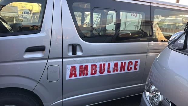 Toyota Hiace Ambulance DX Silver 2021