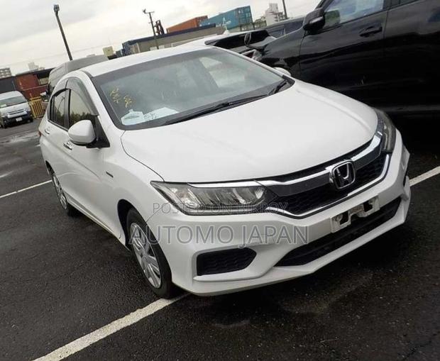 Honda Grace LX 2020