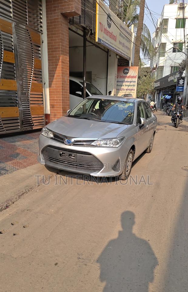 Toyota Axio HYBRID 2020
