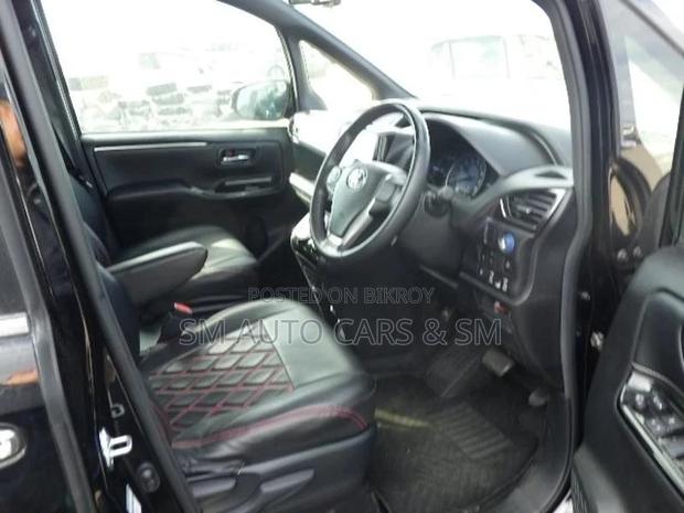 Toyota Esquire Hybrid Gi Premium 2021