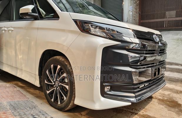 Toyota Noah NEW SHAPE SZ 2022