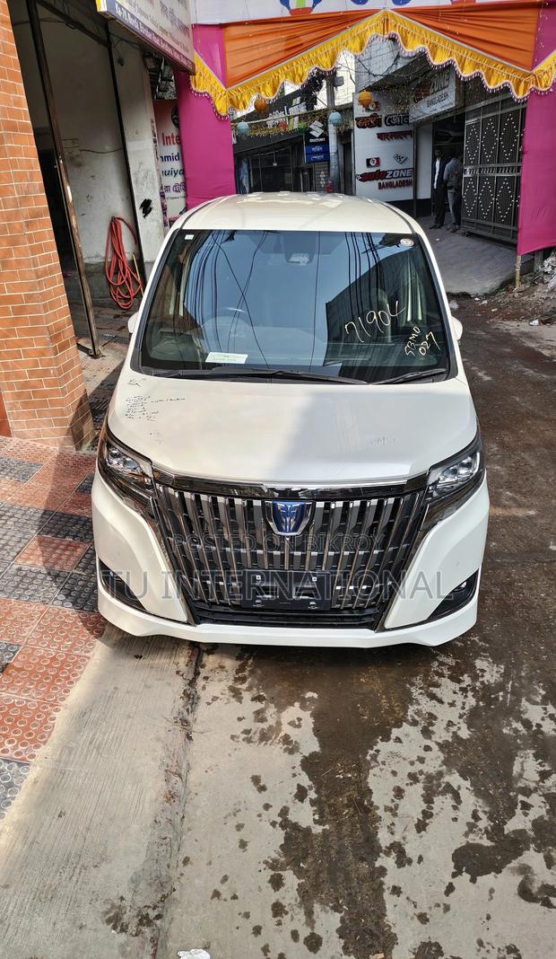 Toyota Esquire HYBRID- PUSH START 2020