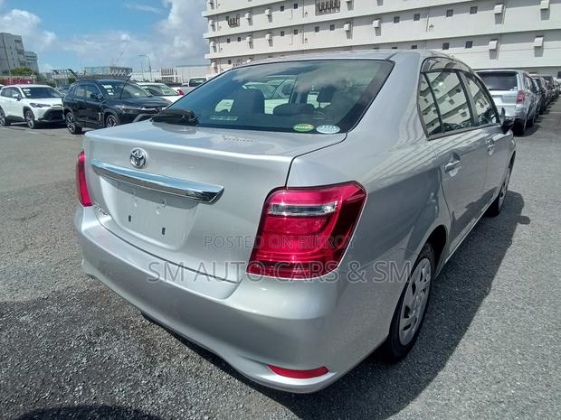 Toyota Axio Non Hybrid EX Silver 2020