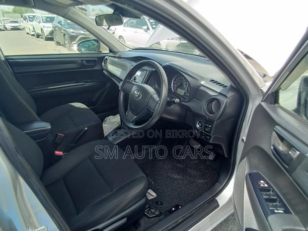 Toyota Axio Non Hybrid EX Silver 2020