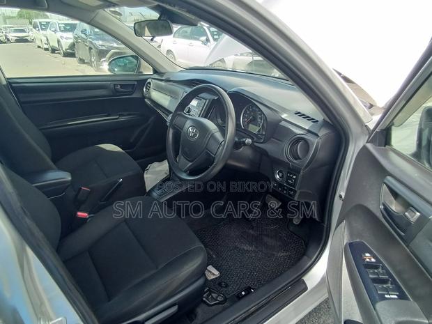 Toyota Axio Non Hybrid EX Silver 2020