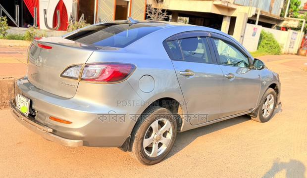 Mazda Axela gray 2012
