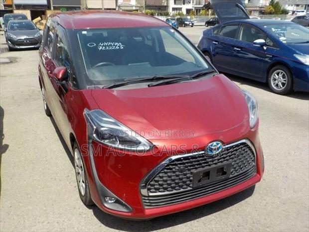 Toyota Sienta Hybrid G Red Wine 2020