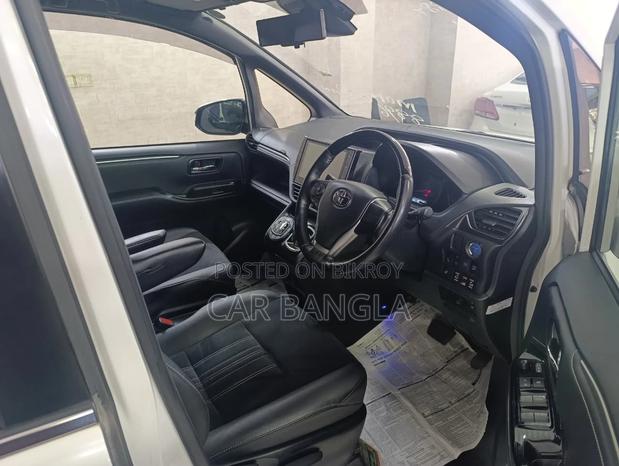 Toyota Esquire GI PREMIUM 2020