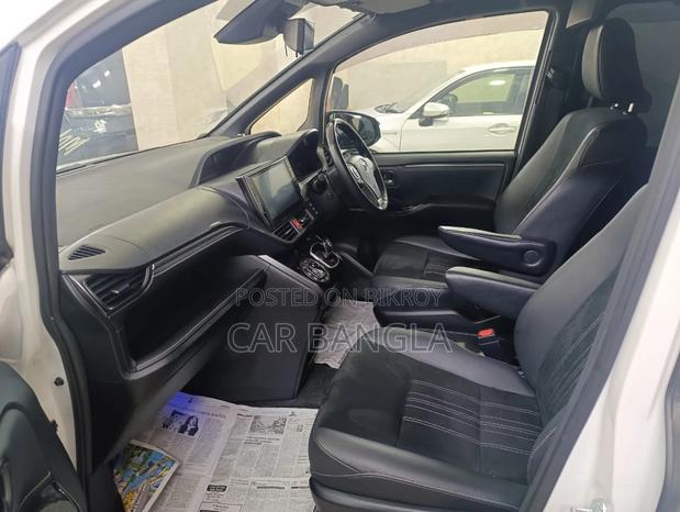 Toyota Esquire GI PREMIUM 2020