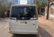 Toyota Esquire hybrid 2018 for sale