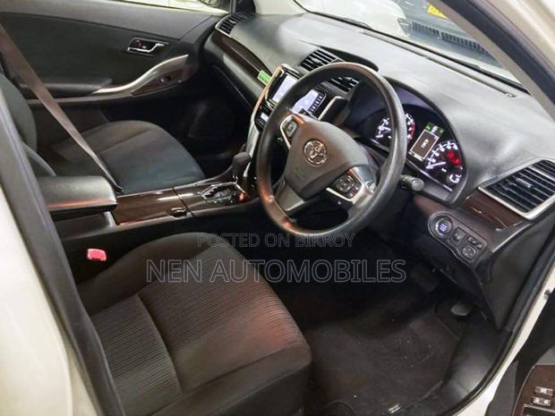 Toyota Premio FL PKG 2020