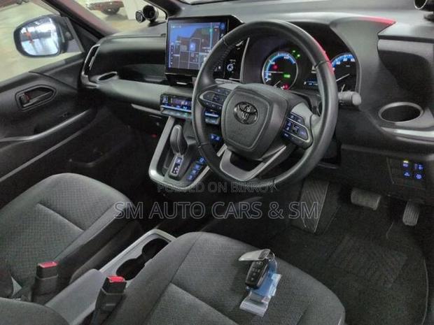 Toyota Voxy HB S-G Massive Grey 2022