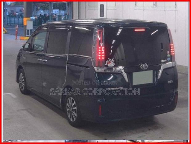 Toyota Esquire Gi Premium 2020