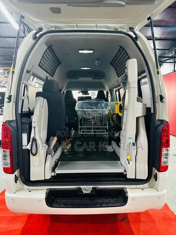 Toyota Hiace Orginal Ambulance 2022