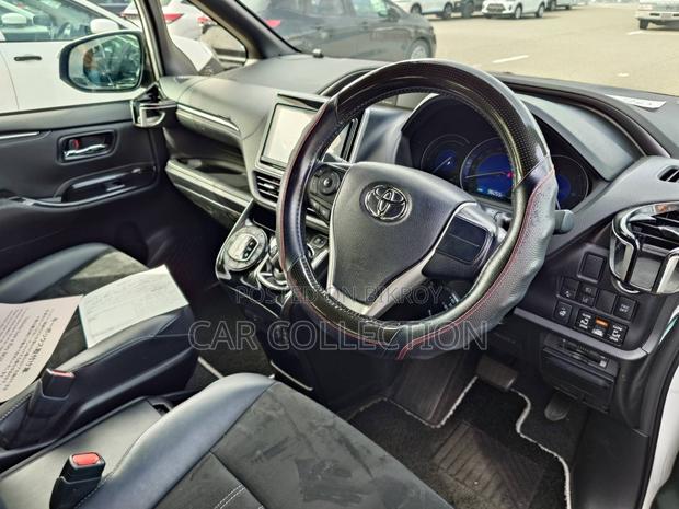 Toyota Esquire Gi 2020