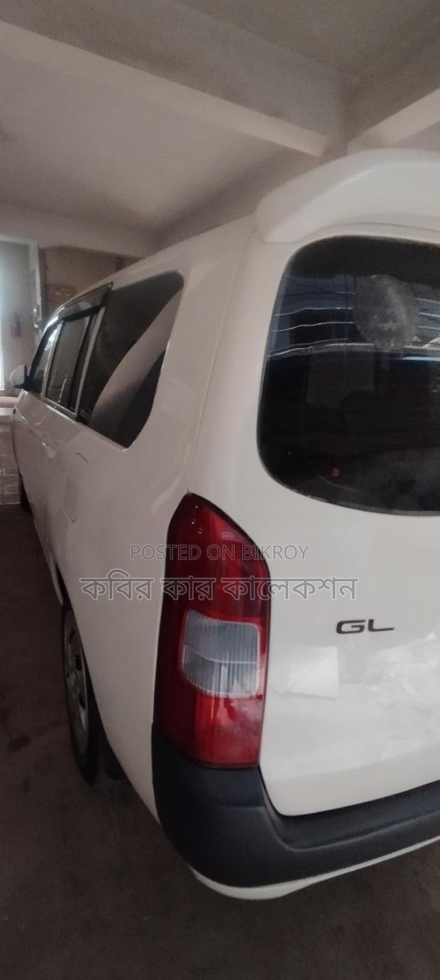 Toyota Probox white 2005
