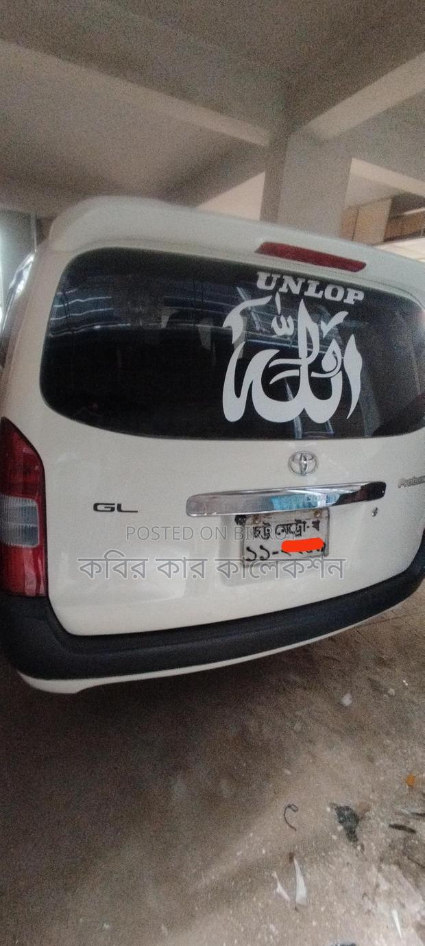 Toyota Probox white 2005