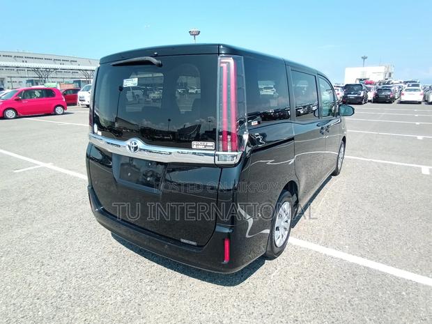 Toyota Noah PUSH NON HYBRID PKG 2021