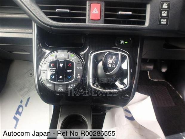 Toyota Esquire 2019 Black