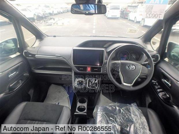 Toyota Esquire 2019 Black