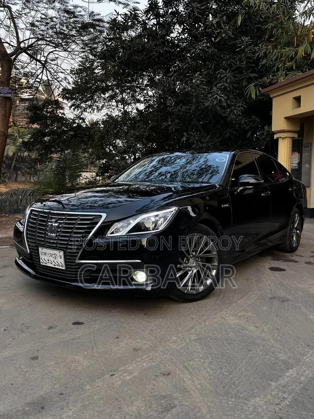 Toyota Crown Royal Saloon G 2015