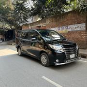Toyota Noah Hybrid 2016 for sale