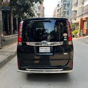 Toyota Noah Hybrid 2016 for sale